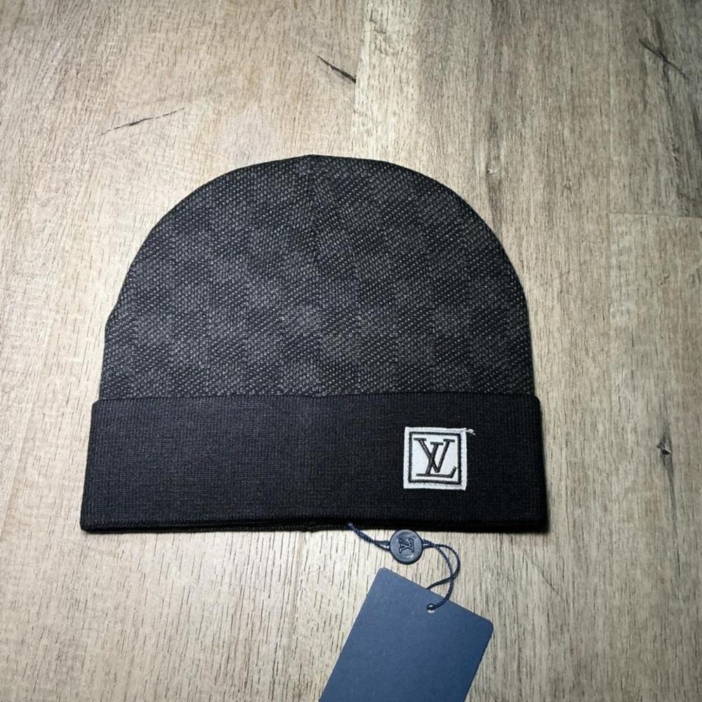 Black luxury style knit hat - Picture 2 of 3